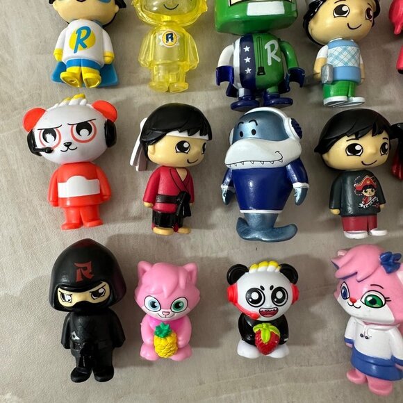 Ryan's World Mini Figures Lot - Picture 3 of 5